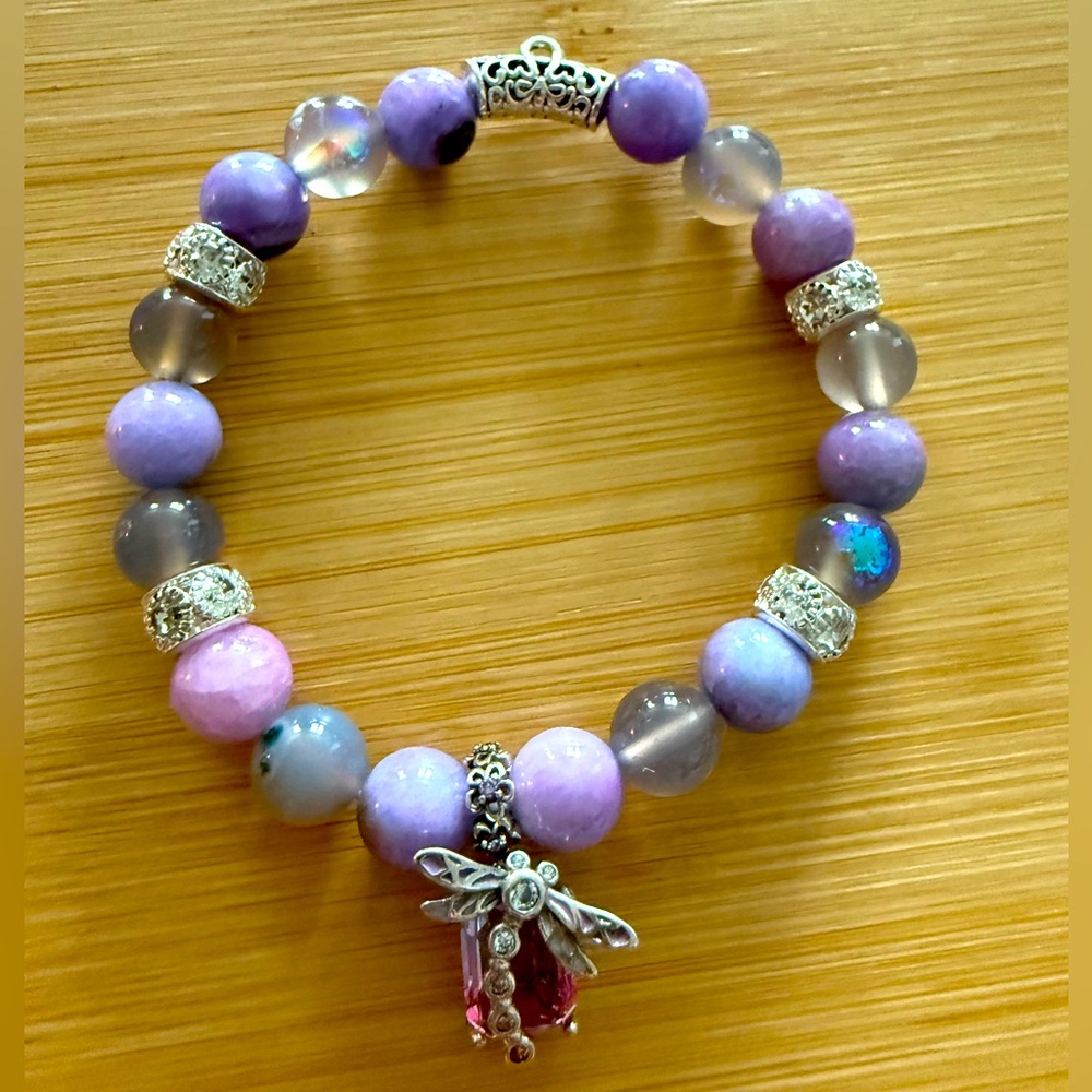 Labradorite, tourmaline, gemstone e bracelet with dragonfly charm!